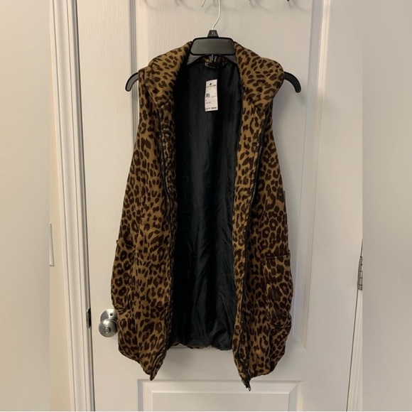 Suede / Soft Velvet Leopard Print Long Vest - Picture 2 of 10